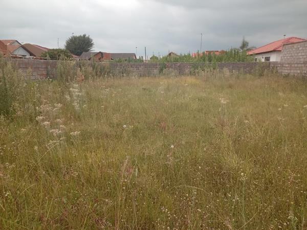 400 m² Land