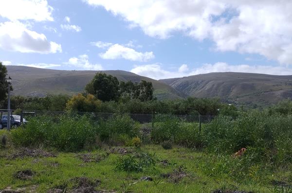 1 044 m² Land