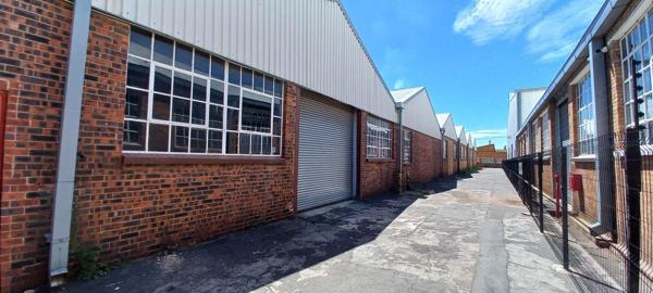 1 400 m² Industrial space