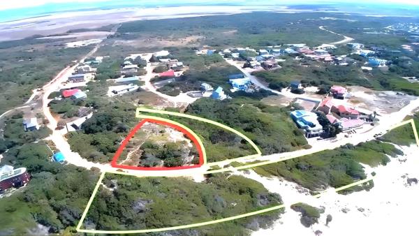 1 048 m² Land
