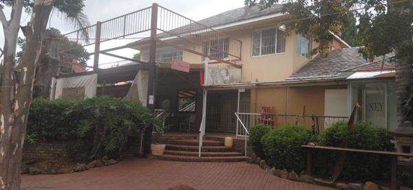 1 209  m² Commercial space