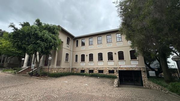 490 m² Office Space