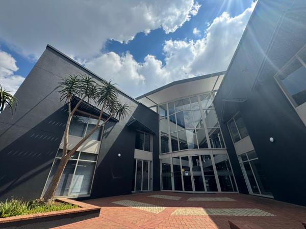 451 m² Commercial space