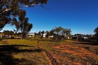 1 051 m² Land
