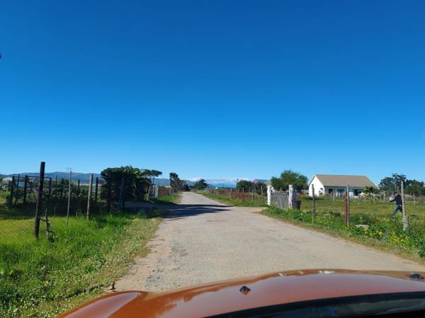1 051 m² Land