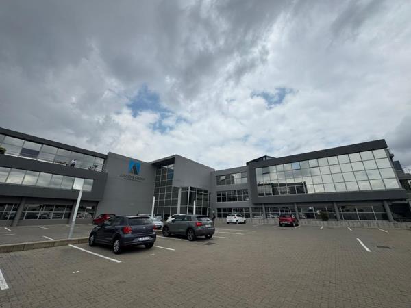 856  m² Commercial space