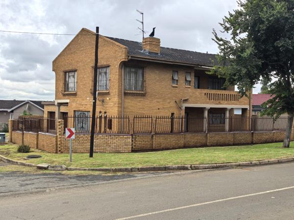 6 Bedroom House