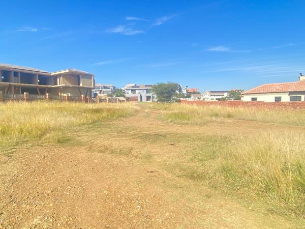 1 078 m² Land
