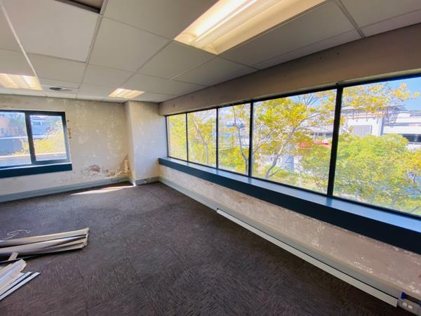 1 009 m² Office Space
