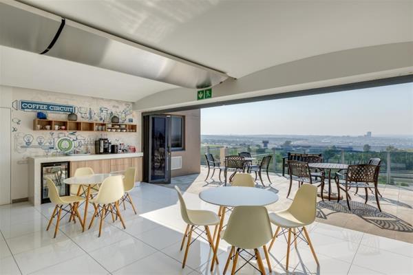 2 352 m² Office Space