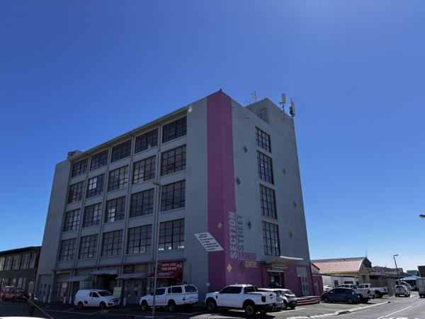 482 m² Commercial space