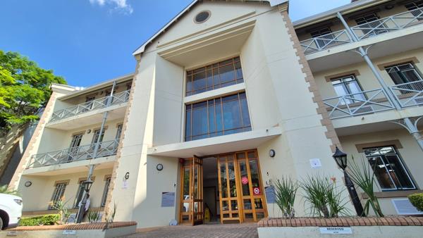 818 m² Office Space