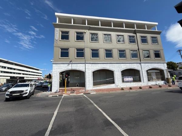 472 m² Commercial space