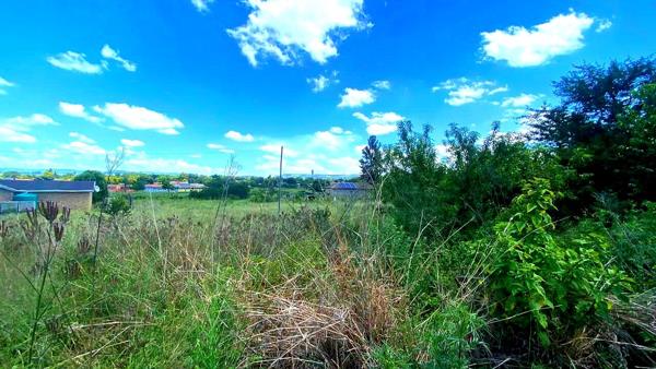 1 220 m² Land