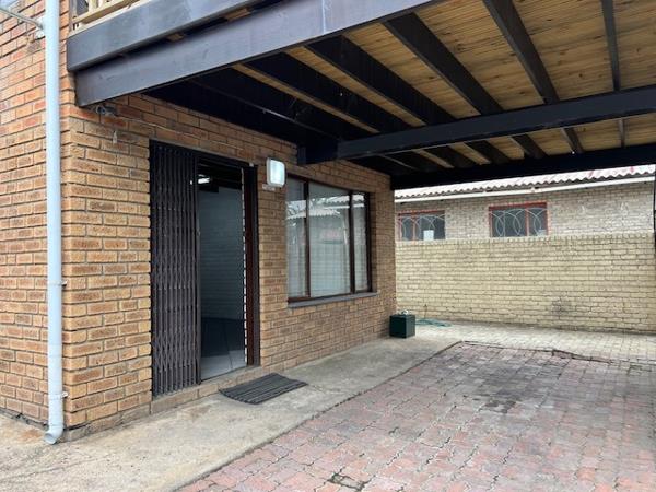 325 m² Commercial space