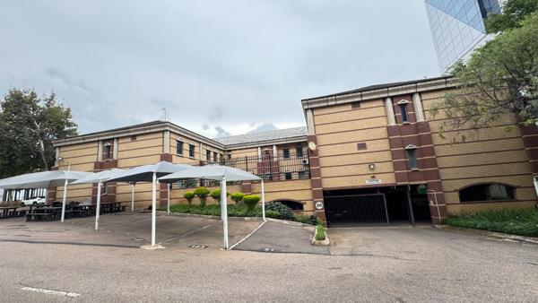 327 m² Office Space