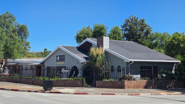 369  m² Commercial space