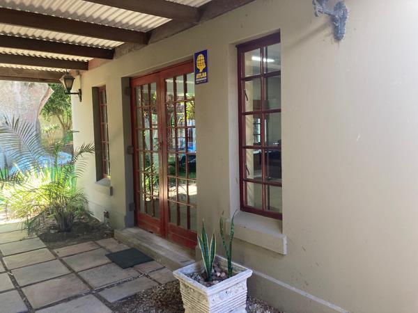 30  m² Commercial space