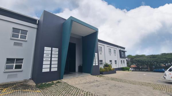586 m² Office Space