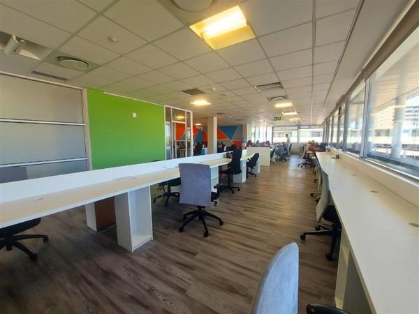 309 m² Office Space