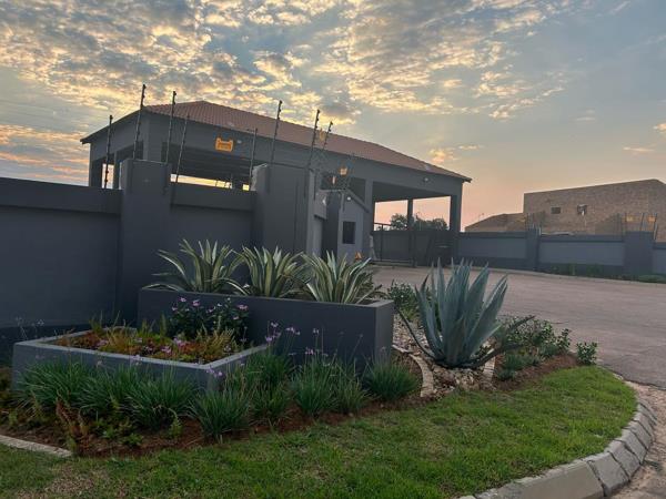 558 m² Land