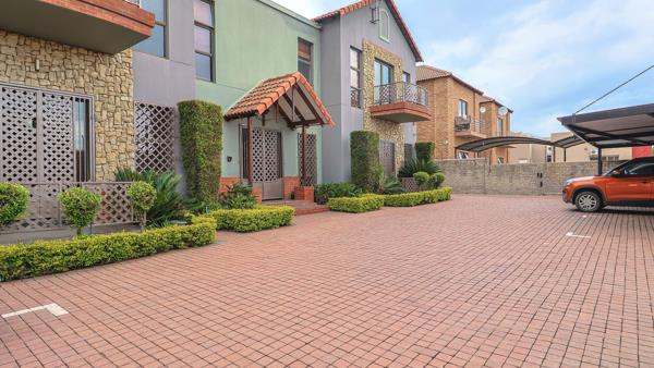 689  m² Commercial space