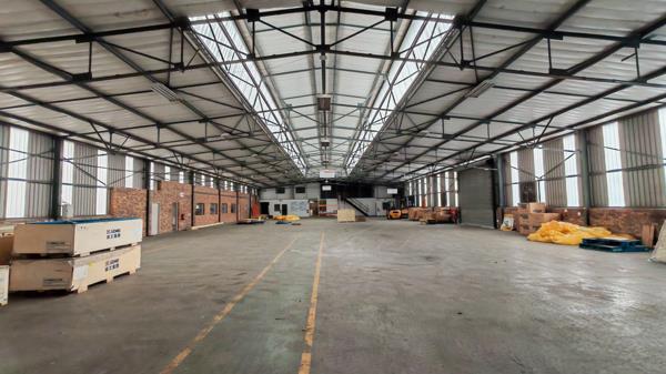 2 424 m² Industrial space