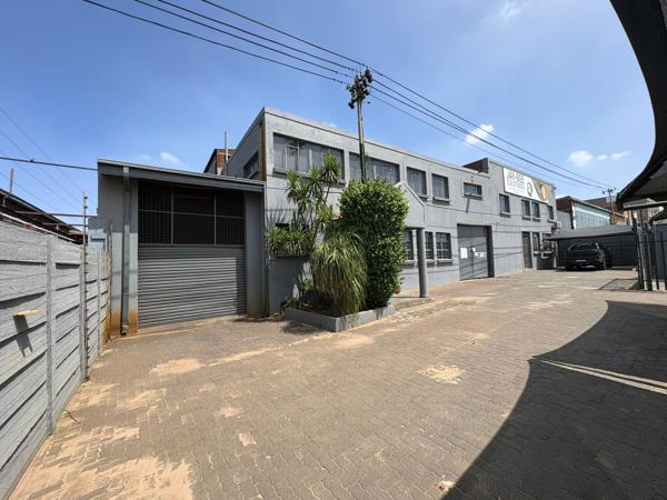 1 365  m² Industrial space