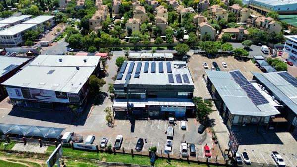 1 015 m² Commercial space