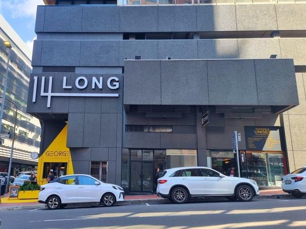 984 m² Office Space