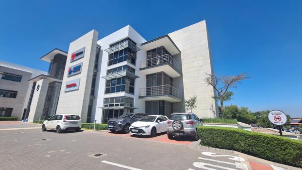 536 m² Office Space