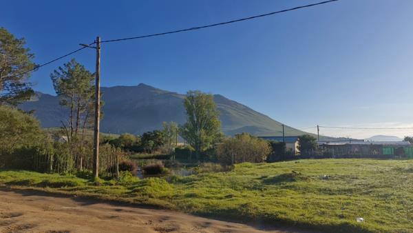 595 m² Land