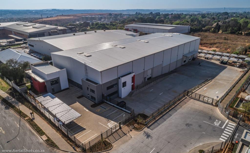 3 280 m² Industrial space
