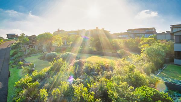1 030 m² Land