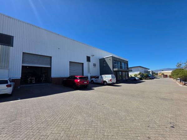 1 002 m² Industrial space