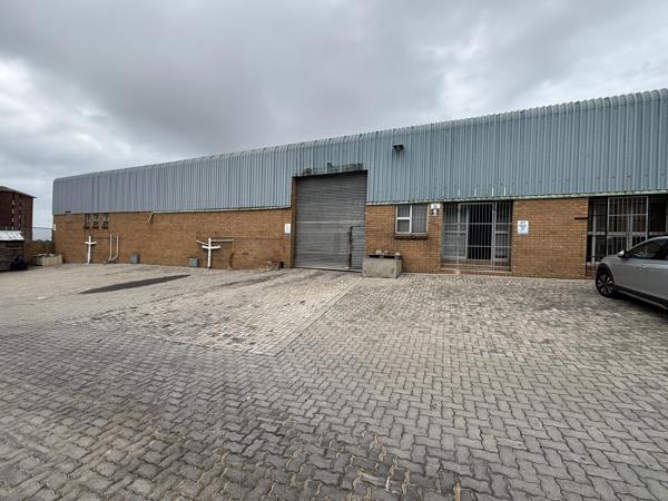 300  m² Industrial space
