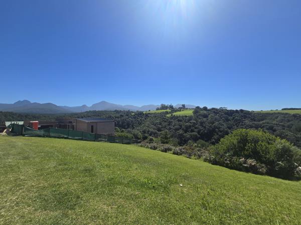 2 744 m² Land