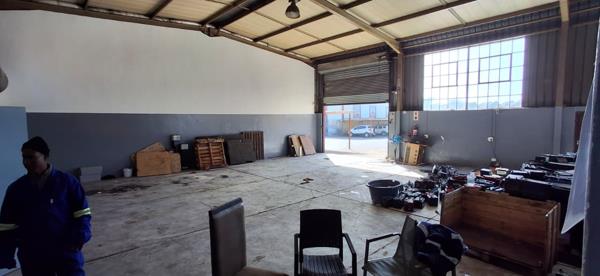 230 m² Industrial space