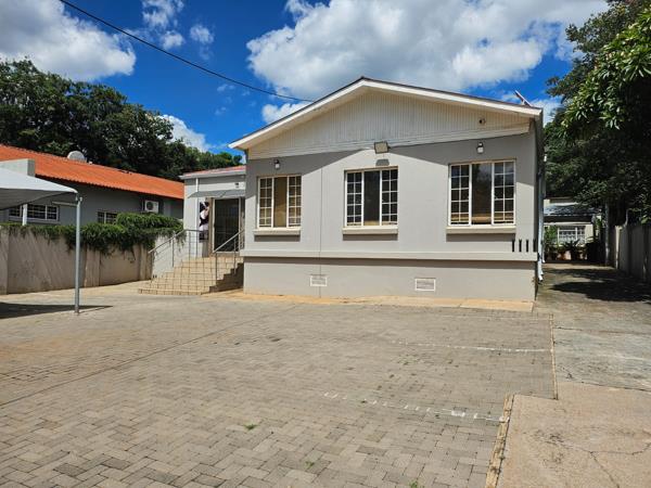 340  m² Office Space