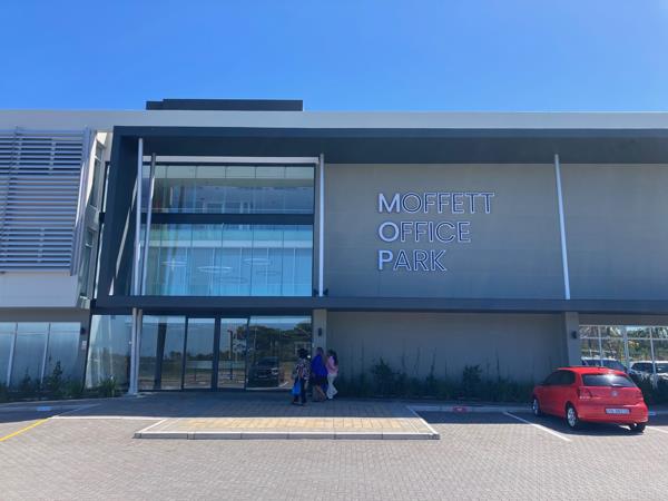 173  m² Commercial space