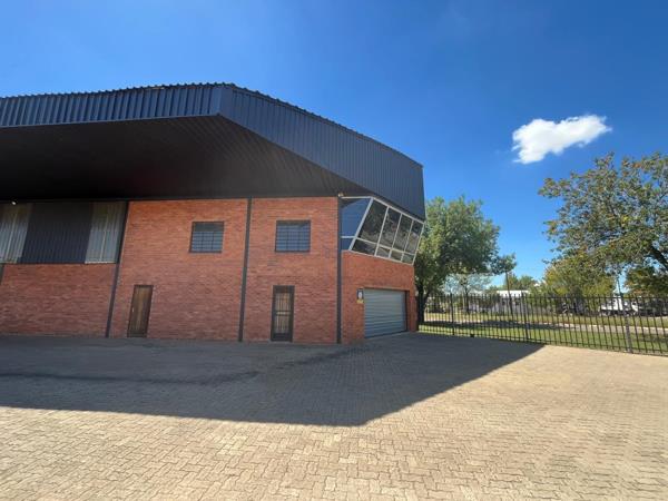 1 000  m² Commercial space