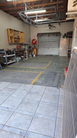 143  m² Commercial space