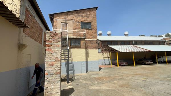 100 m² Commercial space