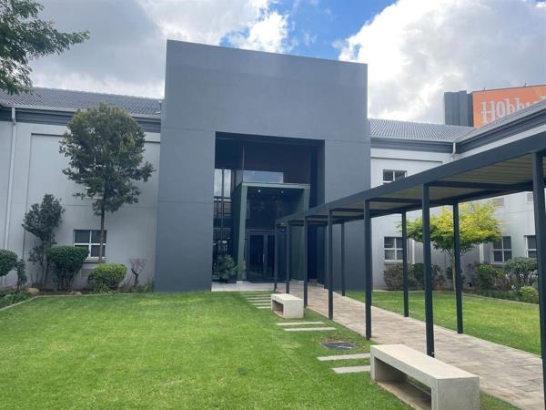588 m² Commercial space