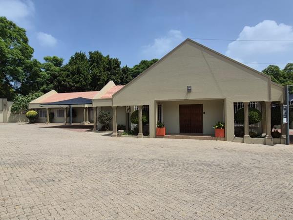 327.4  m² Commercial space