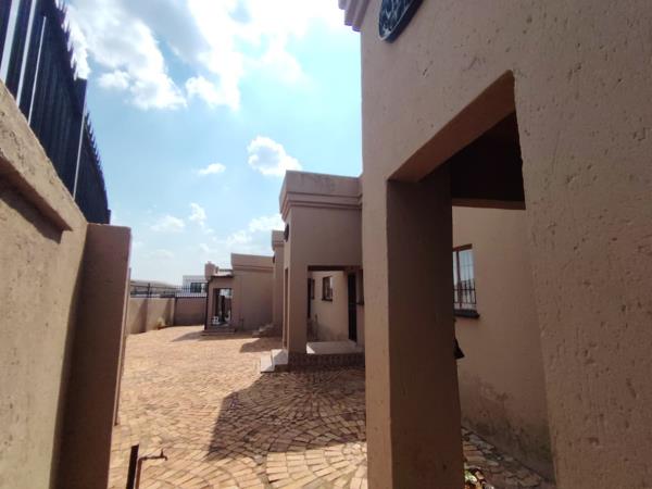 8 Bedroom House