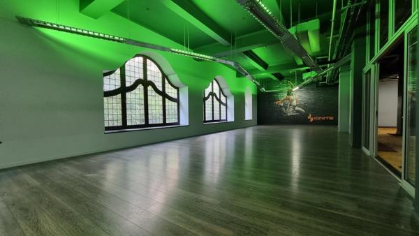 1 703 m² Office Space