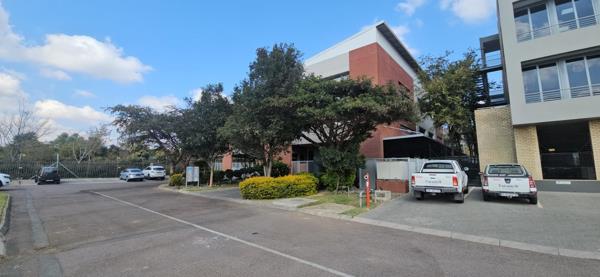 210  m² Commercial space