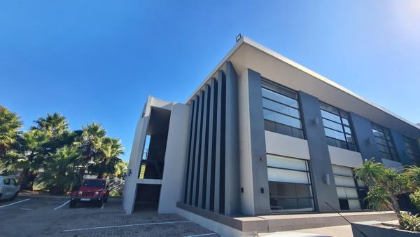 583  m² Office Space