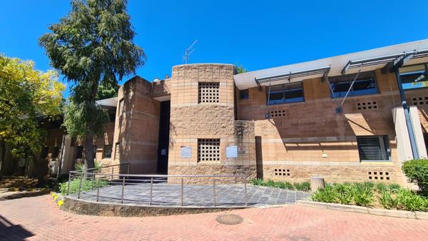 518  m² Office Space